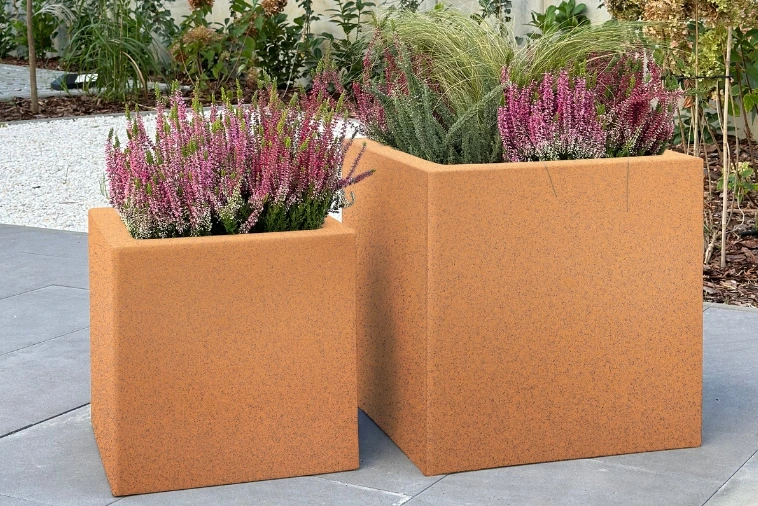 Donice kwadratowe w kolorze efekt stalowej rdzy Pixel Pot